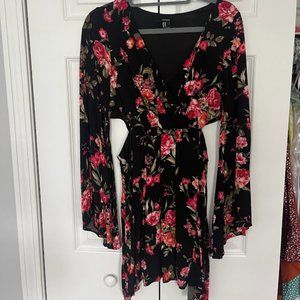 Floral Cutout Mini Dress - M